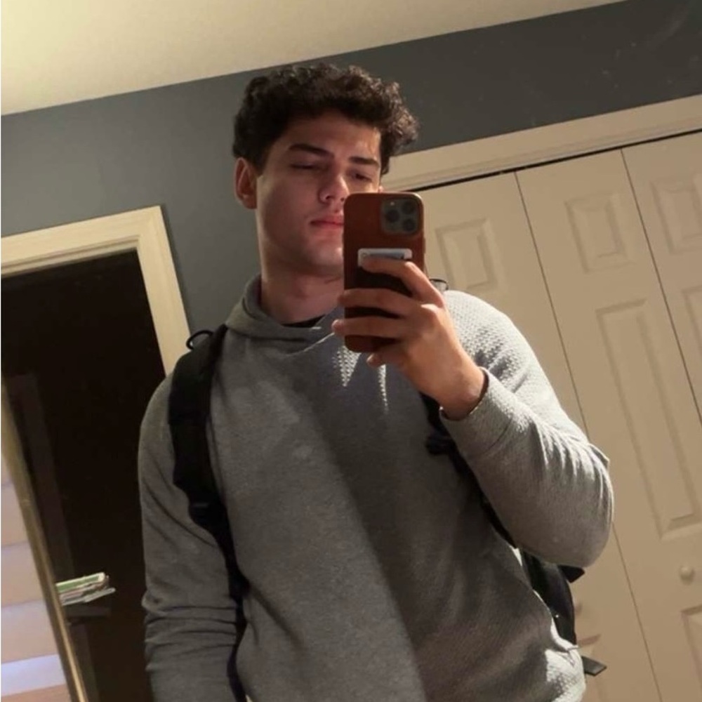 Meet your Posher, Luis